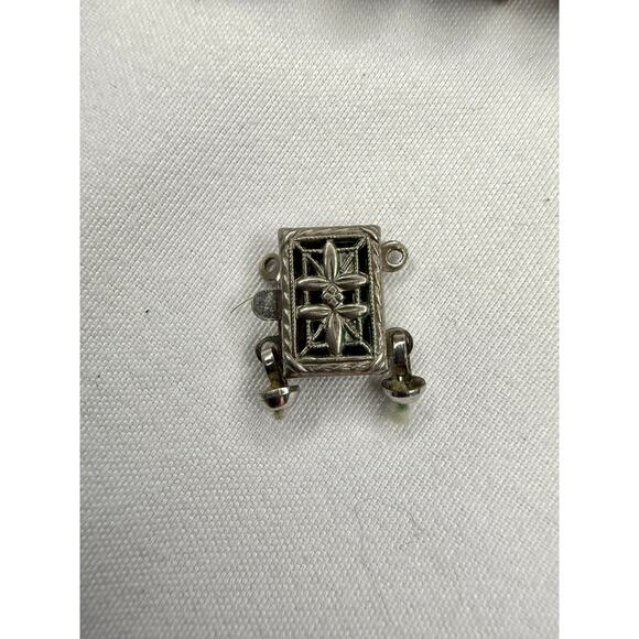 Title: Vintage Silver Filigree Two-Strand Box Clasp - Picture 2 of 9
